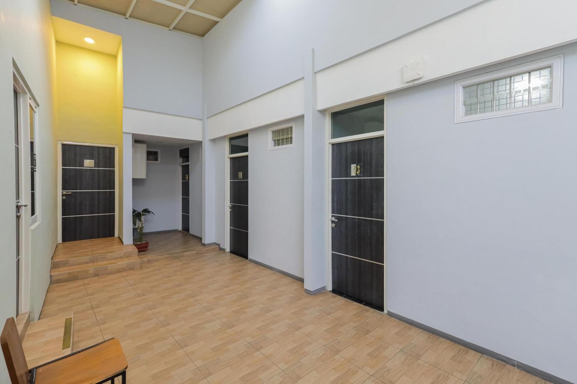 Reddoorz Plus At Swun Stay Raya Langsep Malang Exterior photo